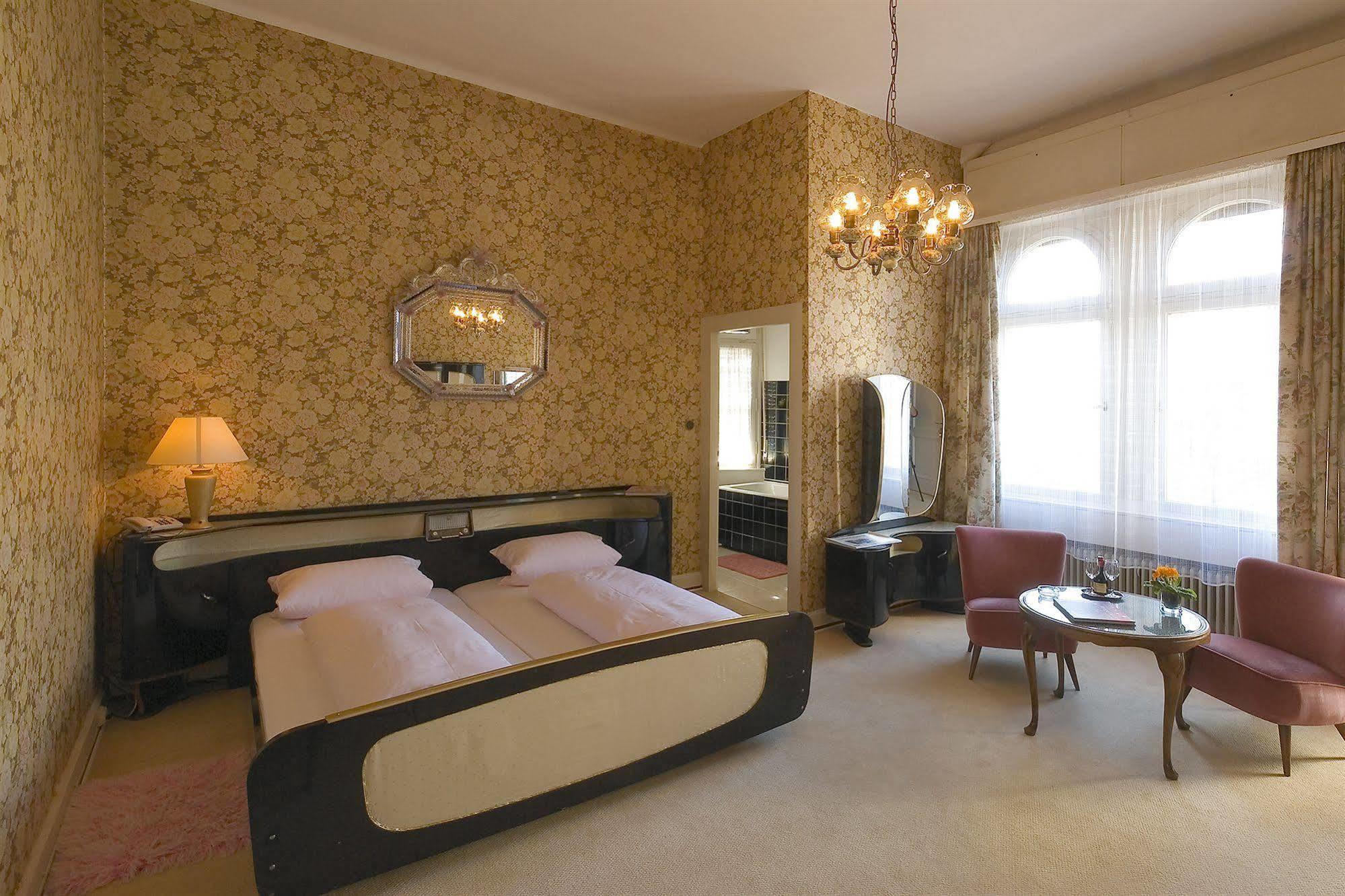 Hotel Am Berg Francfort-sur-le-Main Extérieur photo