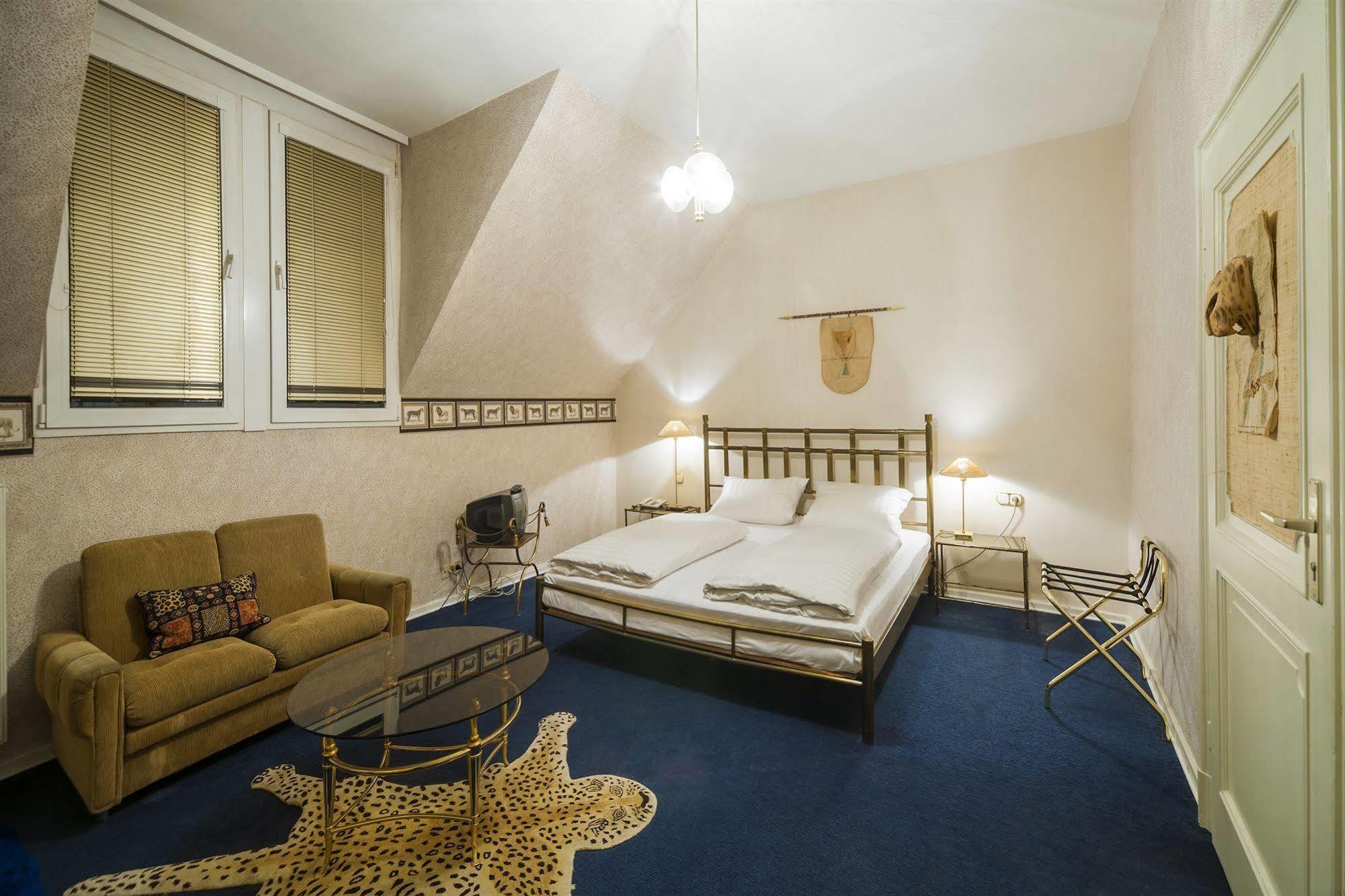Hotel Am Berg Francfort-sur-le-Main Extérieur photo