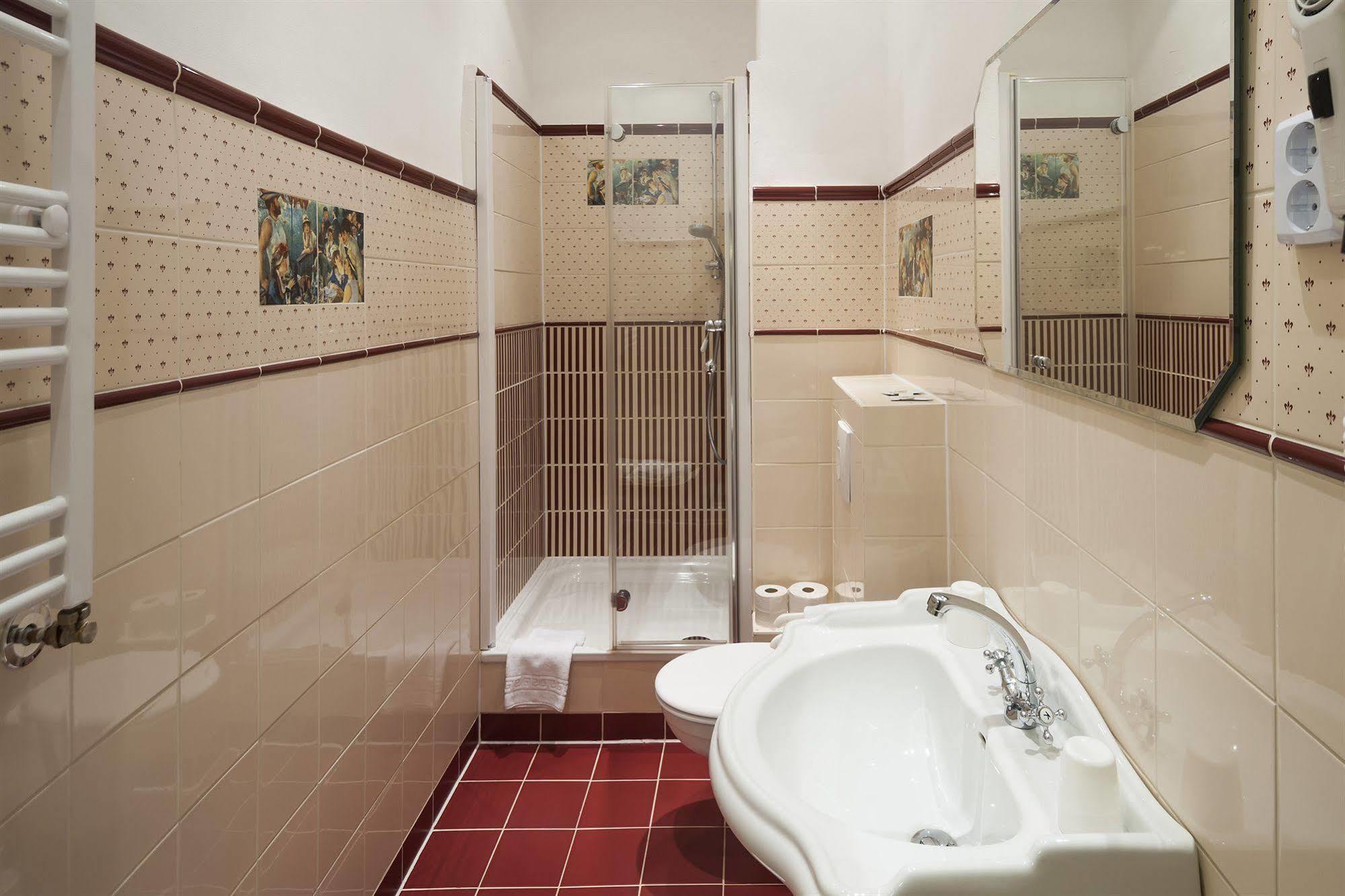 Hotel Am Berg Francfort-sur-le-Main Extérieur photo