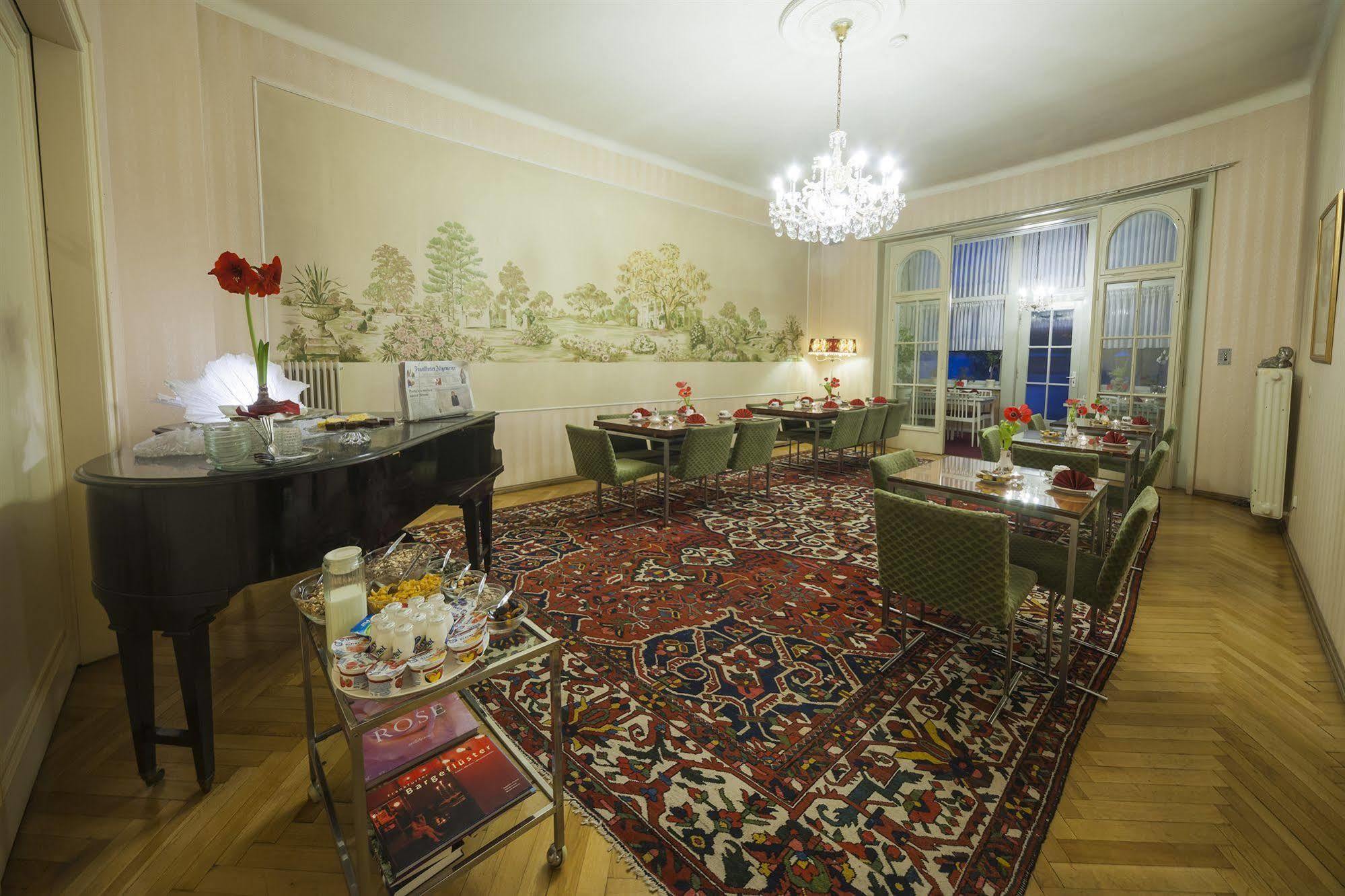 Hotel Am Berg Francfort-sur-le-Main Extérieur photo