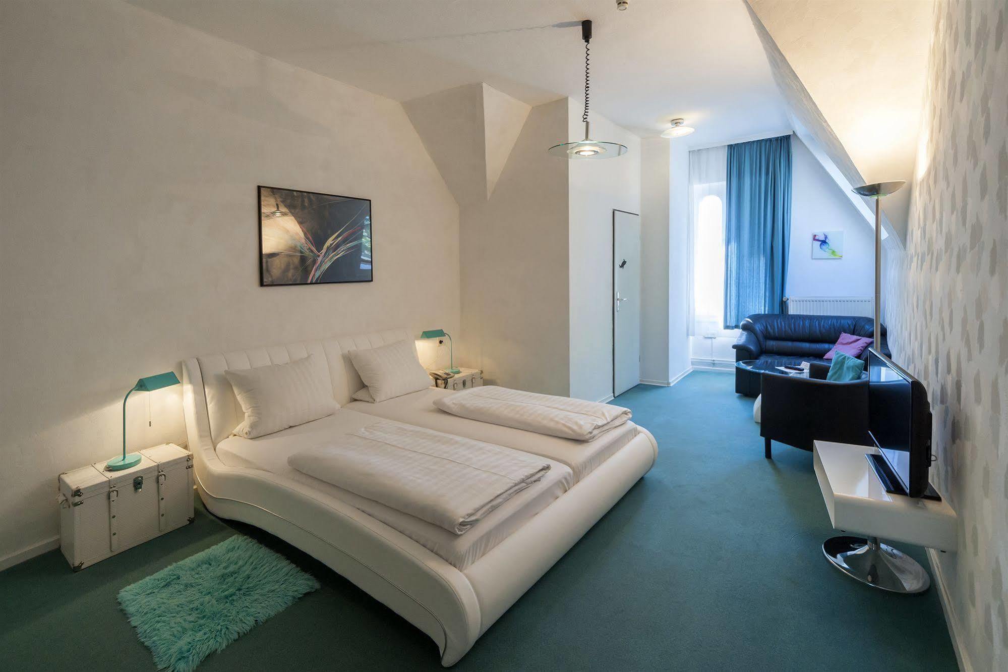 Hotel Am Berg Francfort-sur-le-Main Extérieur photo