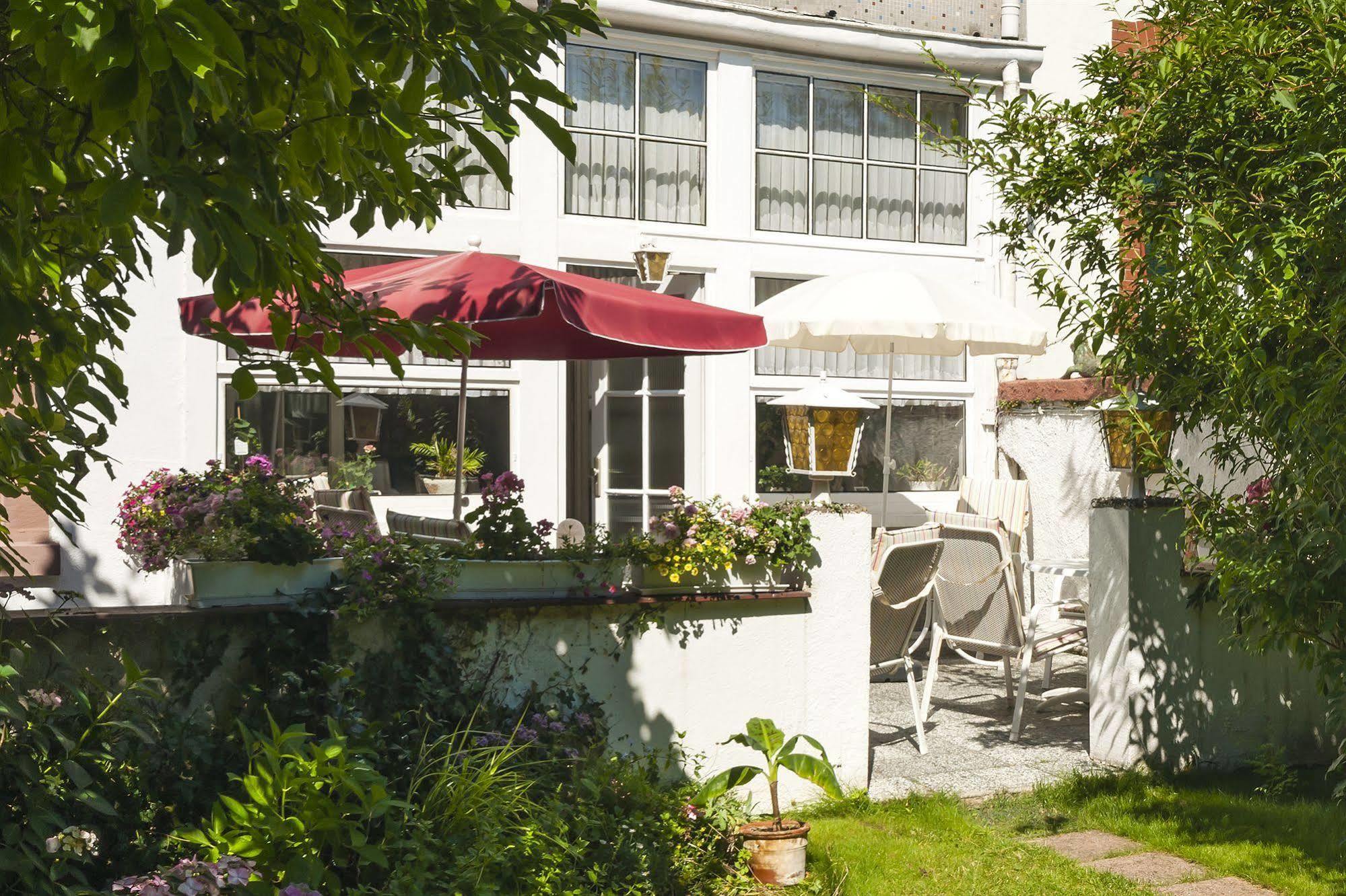Hotel Am Berg Francfort-sur-le-Main Extérieur photo